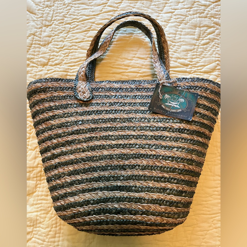 Striped straw beach bag